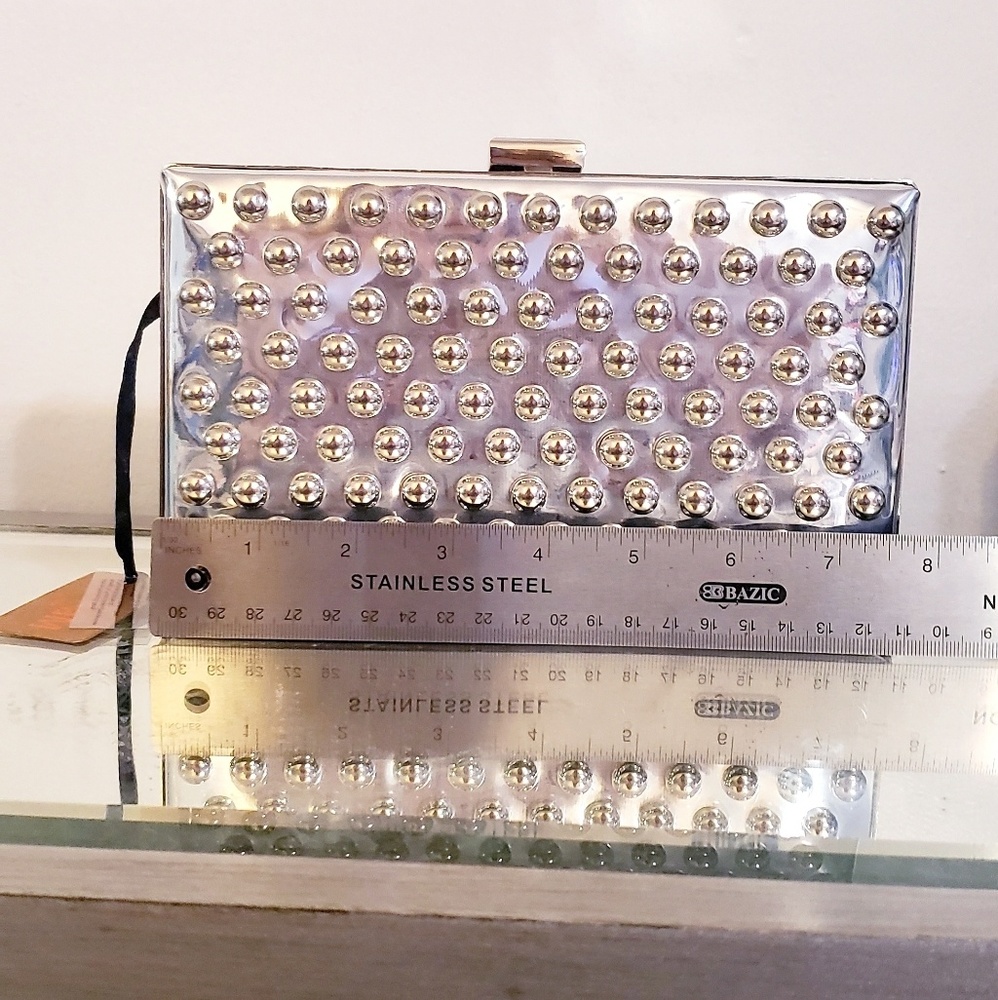 Silver Clutch Bag Elegant Metal Masterpiece - Picture 2 of 5